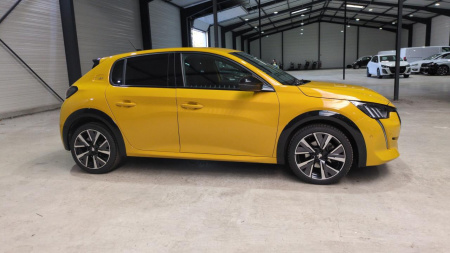 46495_p28 - PEUGEOT - 208 - 2022