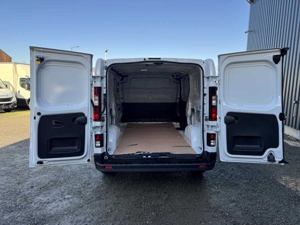 364973_p2 - RENAULT - TRAFIC - 2025 - photo 5