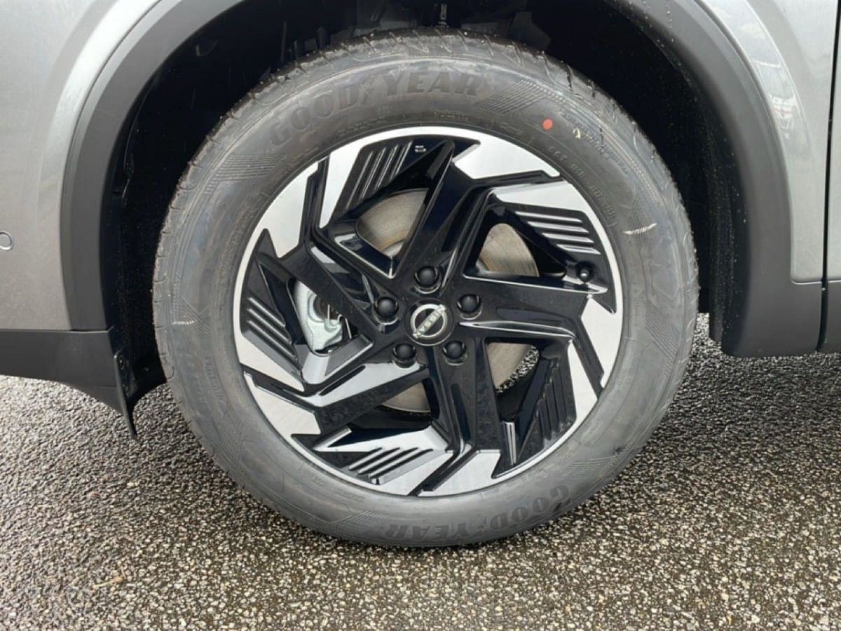 381102_p2 - NISSAN - QASHQAI - 2025 - photo 9