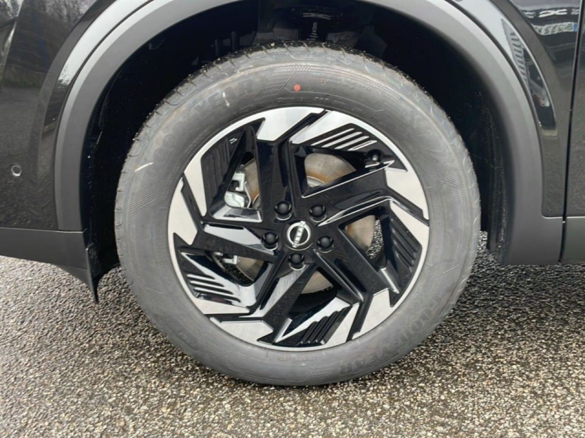 381104_p2 - NISSAN - QASHQAI - 2025 - photo 9