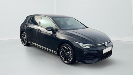 381013_p2 - VOLKSWAGEN - GOLF - 2026