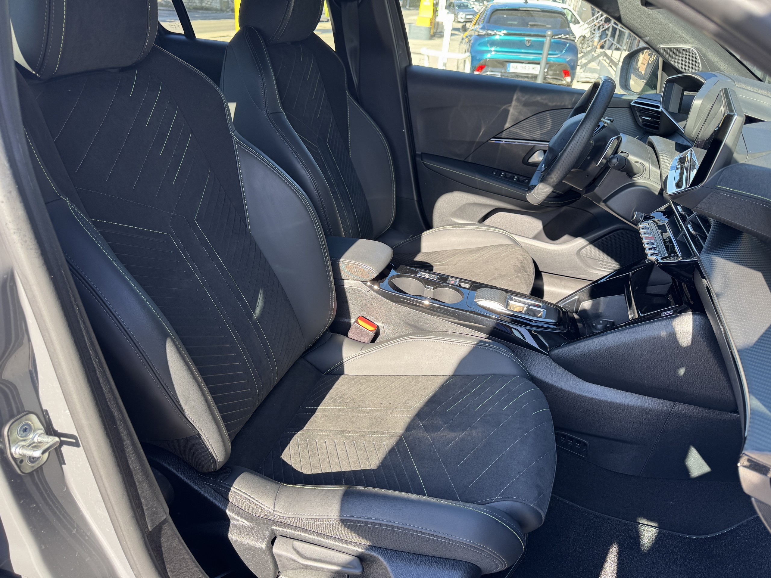 4400 - PEUGEOT - 208 (2) - 2025 - photo 24