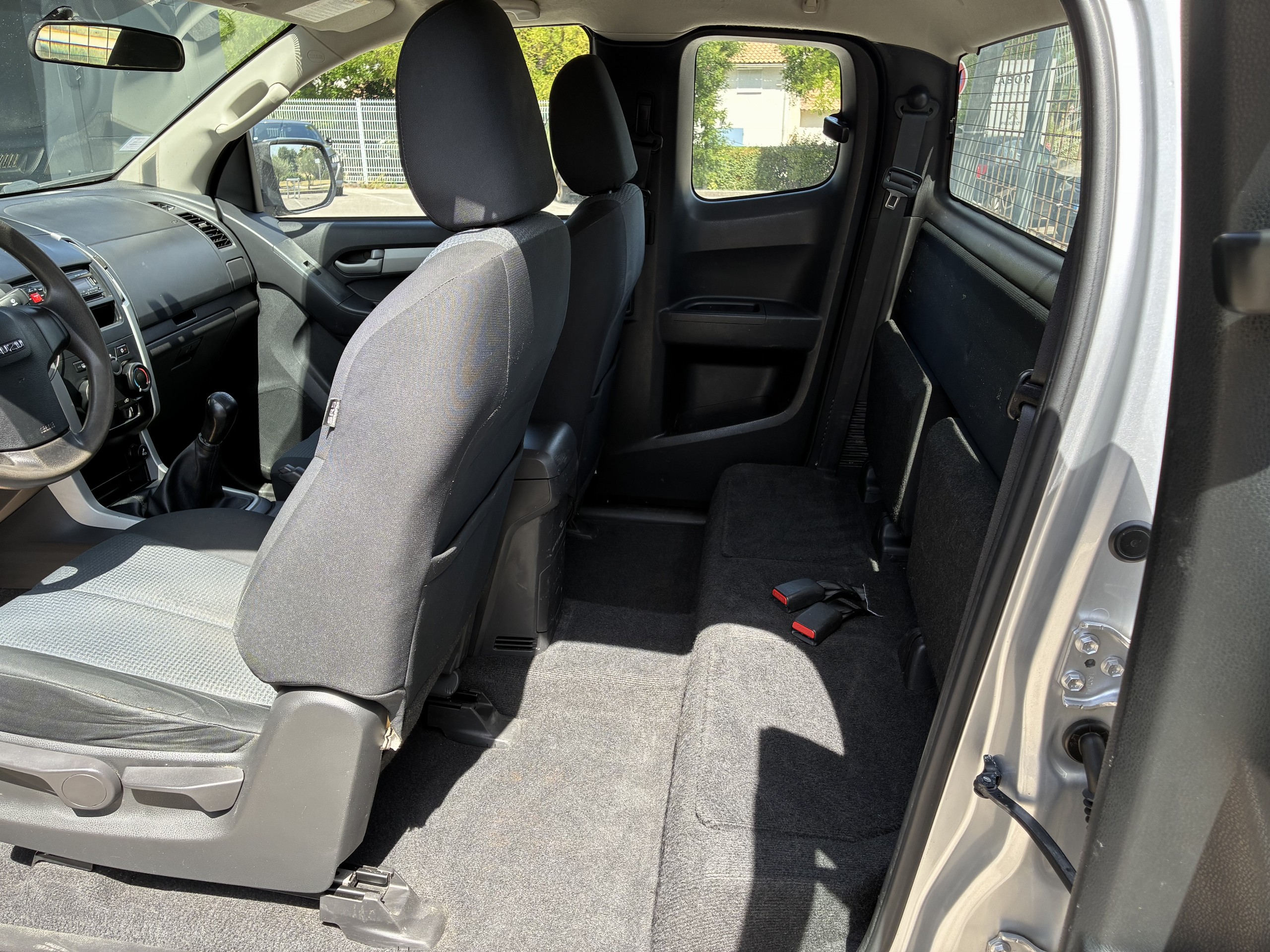 4425 - ISUZU - D MAX CA (2) - 2015 - photo 22
