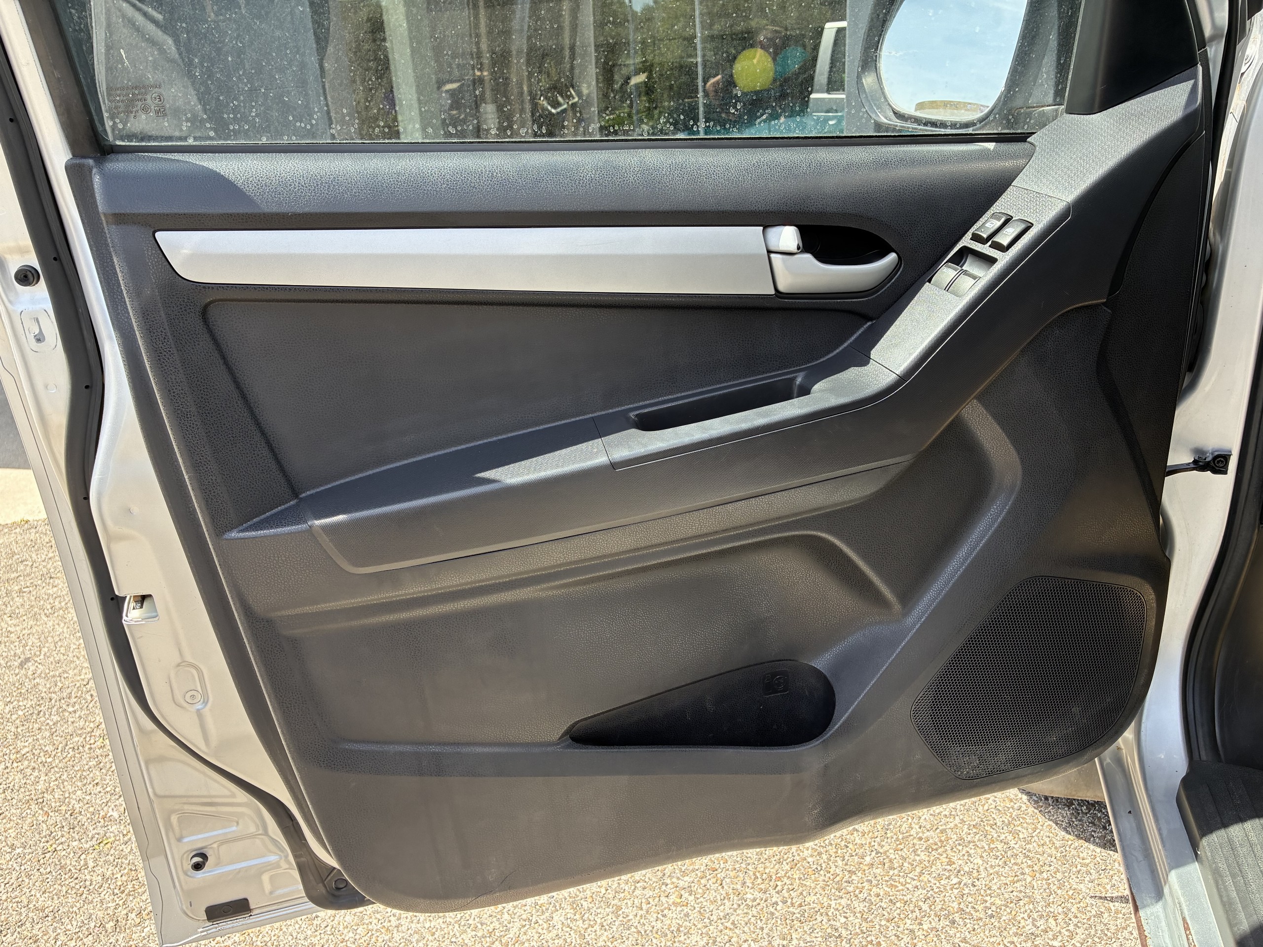 4425 - ISUZU - D MAX CA (2) - 2015 - photo 24