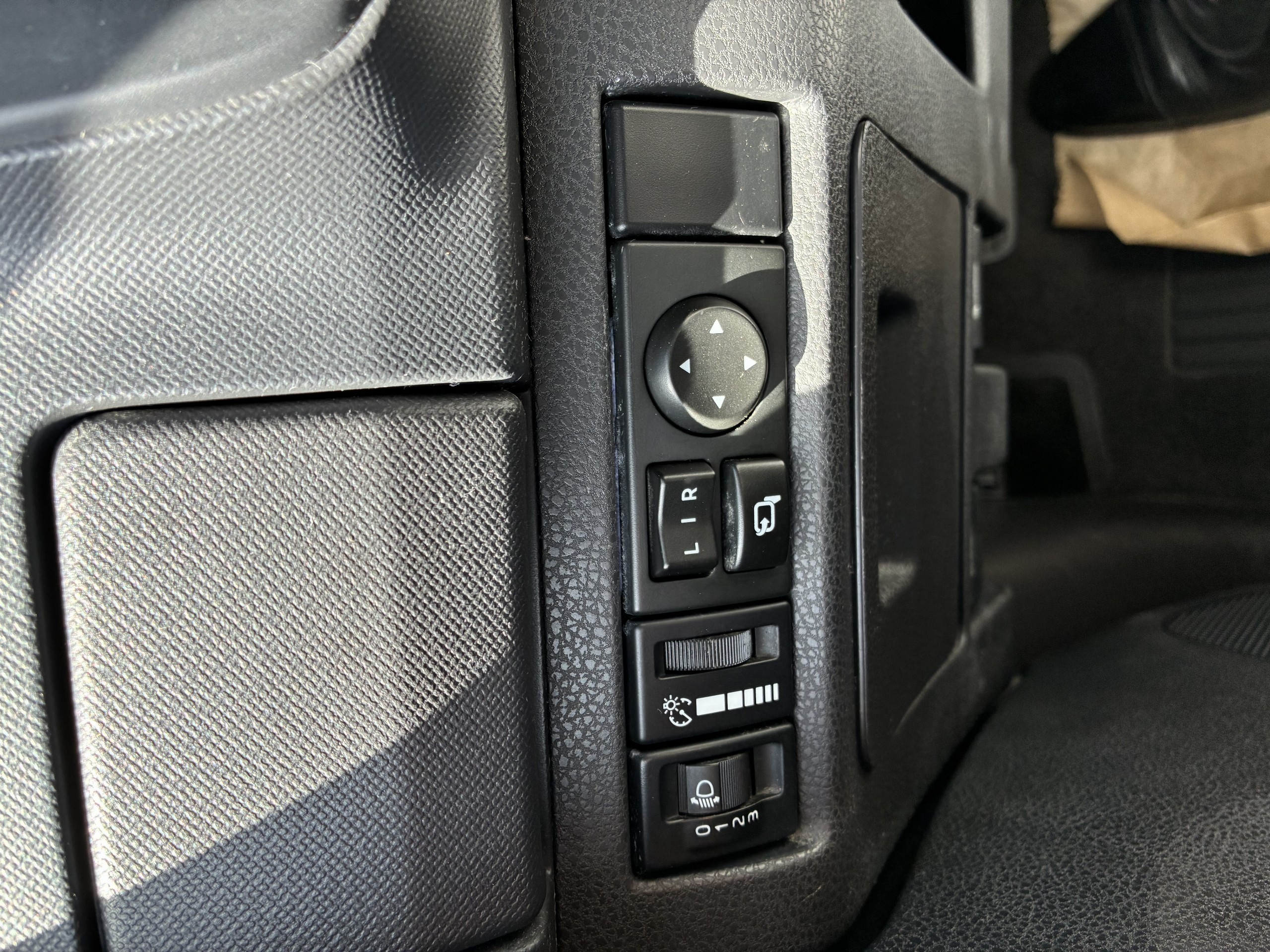 4425 - ISUZU - D MAX CA (2) - 2015 - photo 27