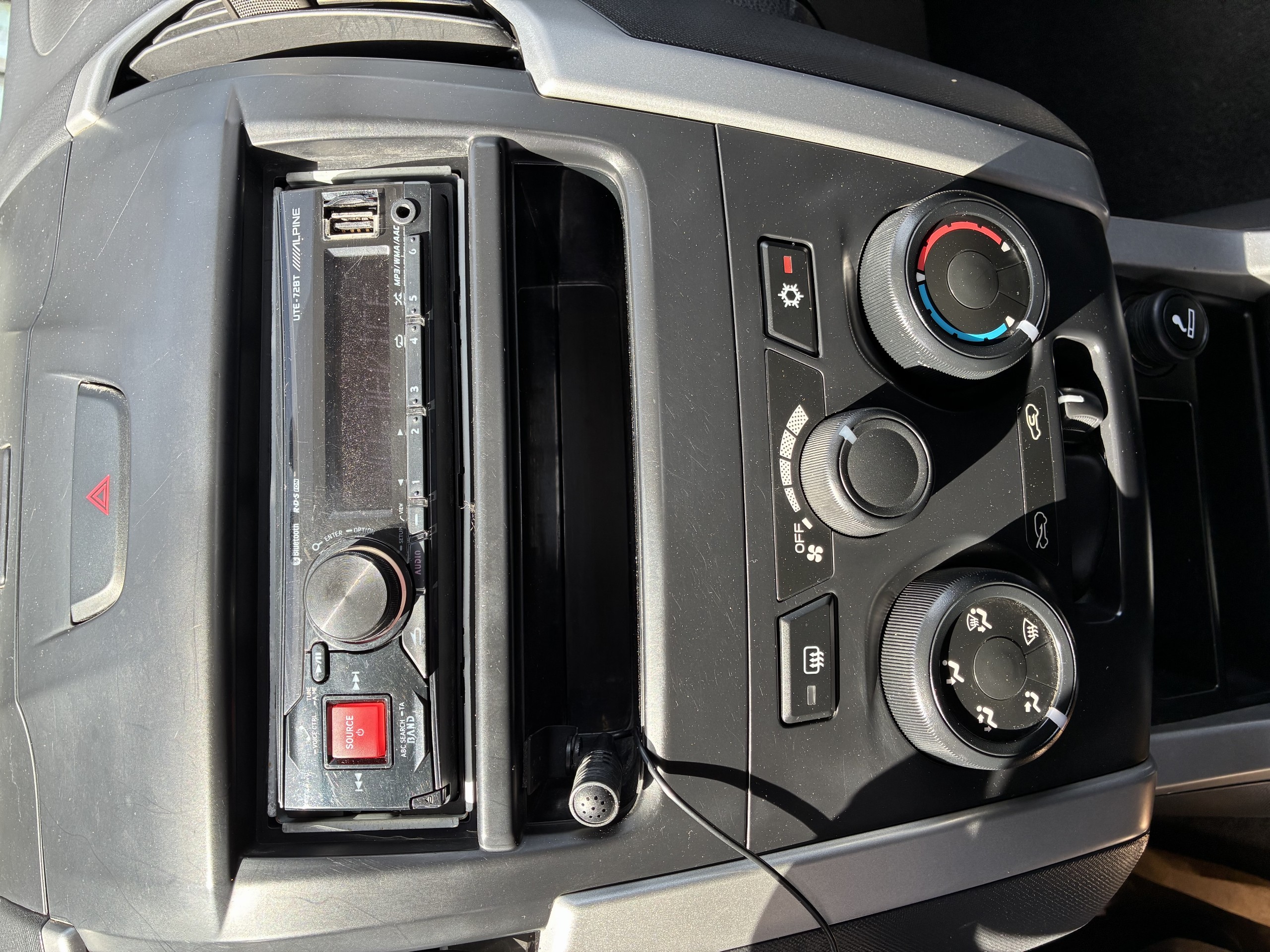 4425 - ISUZU - D MAX CA (2) - 2015 - photo 28