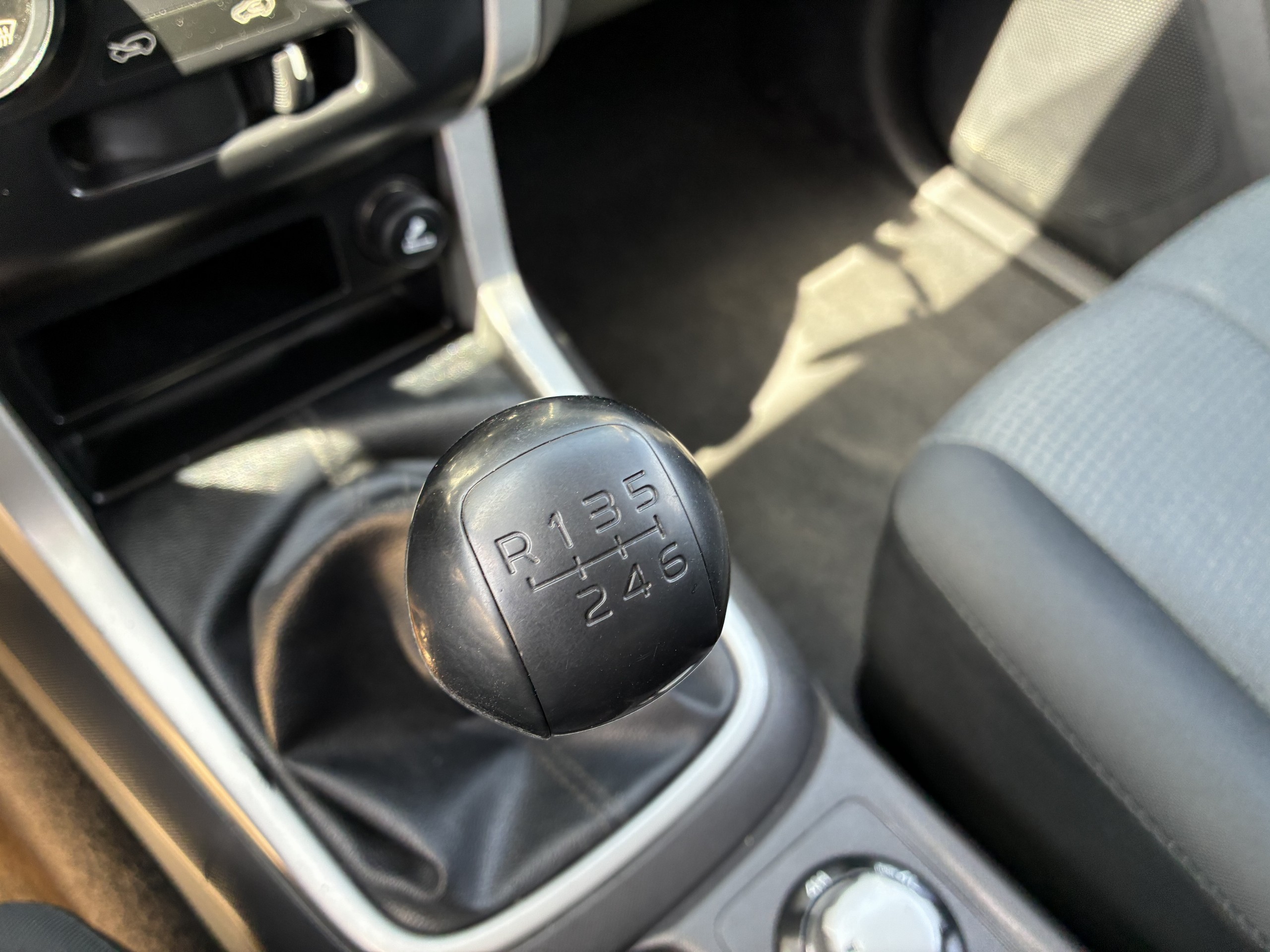 4425 - ISUZU - D MAX CA (2) - 2015 - photo 31