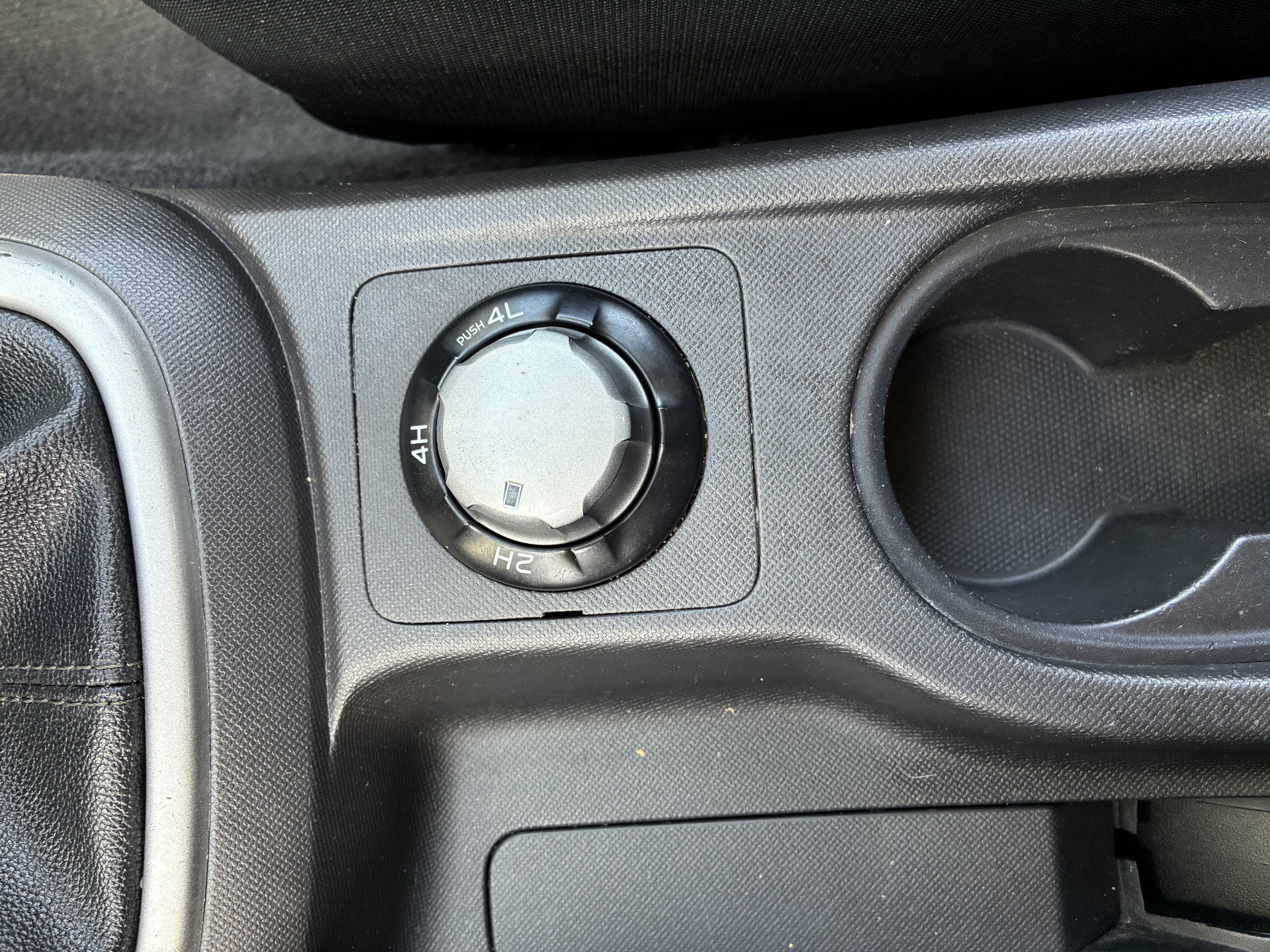 4425 - ISUZU - D MAX CA (2) - 2015 - photo 32