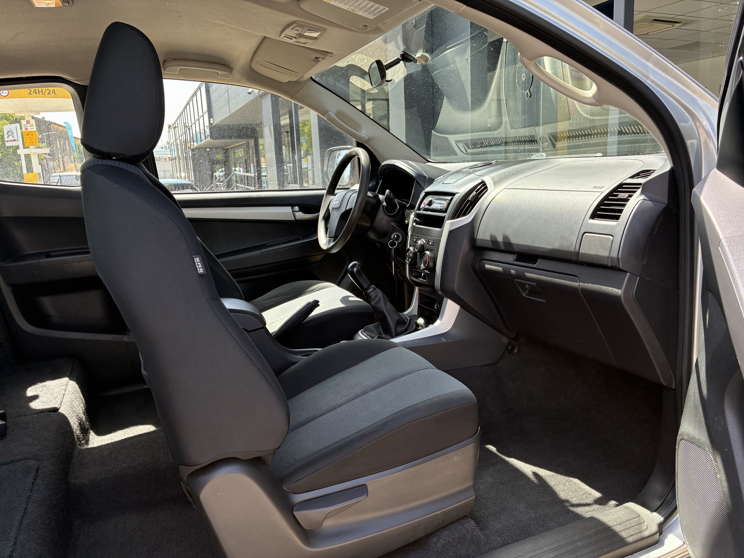 4425 - ISUZU - D MAX CA (2) - 2015 - photo 35