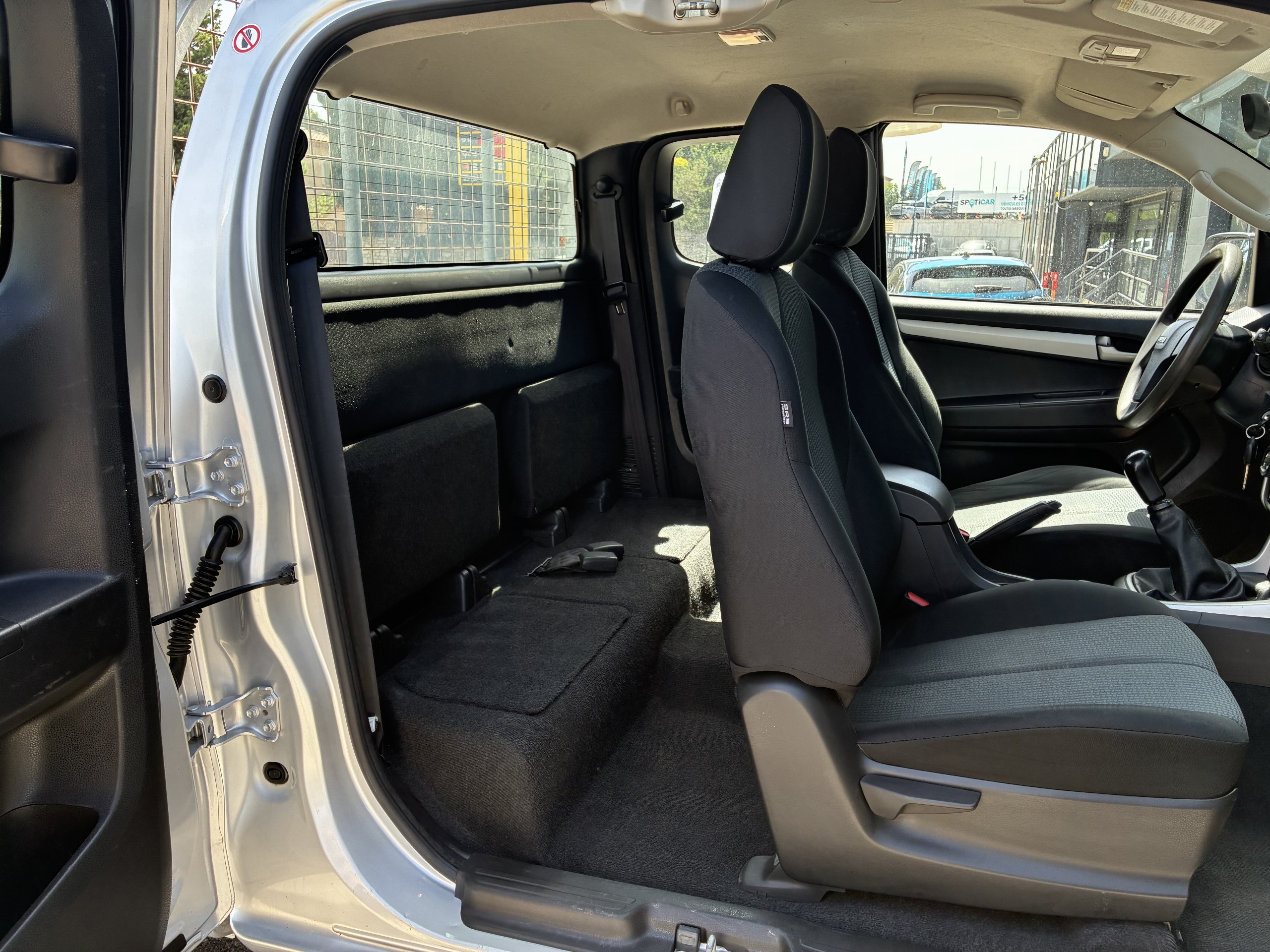 4425 - ISUZU - D MAX CA (2) - 2015 - photo 36